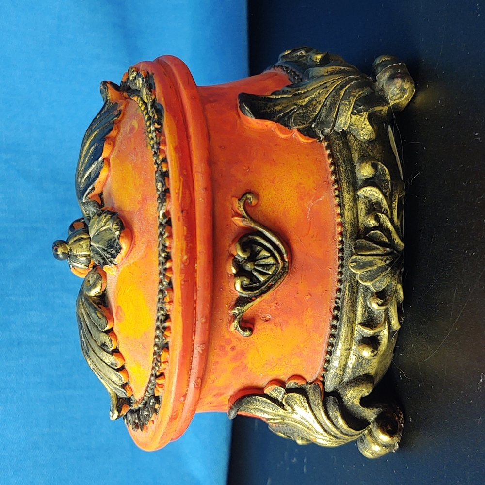 Greenbrier small jewelry box